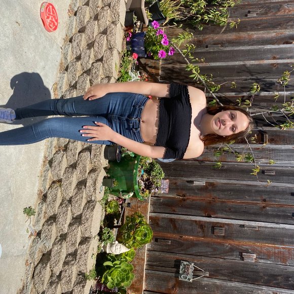 Crop top - Picture 2 of 5